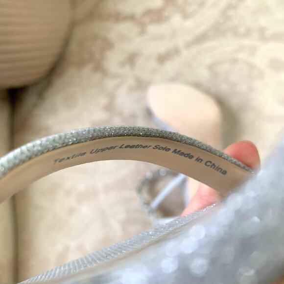 NEW Badgley Mischka Kai Jeweled Chain Detail Heels in Silver - Picture 11 of 12